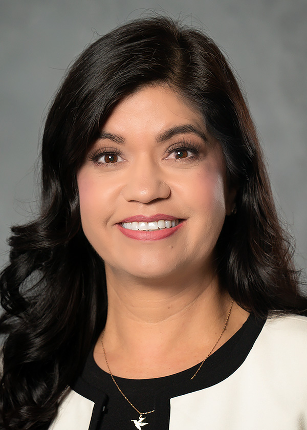 Alma Carina Castro headshot